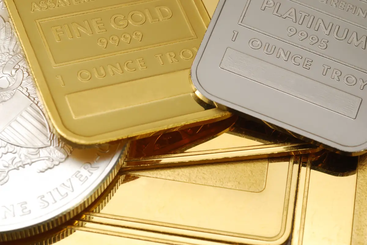 Invest in Gold vs Platinum: What to Expect Over the Next 5 Years